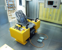 Steuerkabine mit Steuersessel