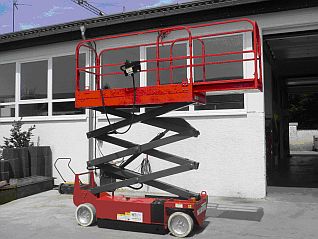 Gebrauchte Scheren-Arbeitsbühnen